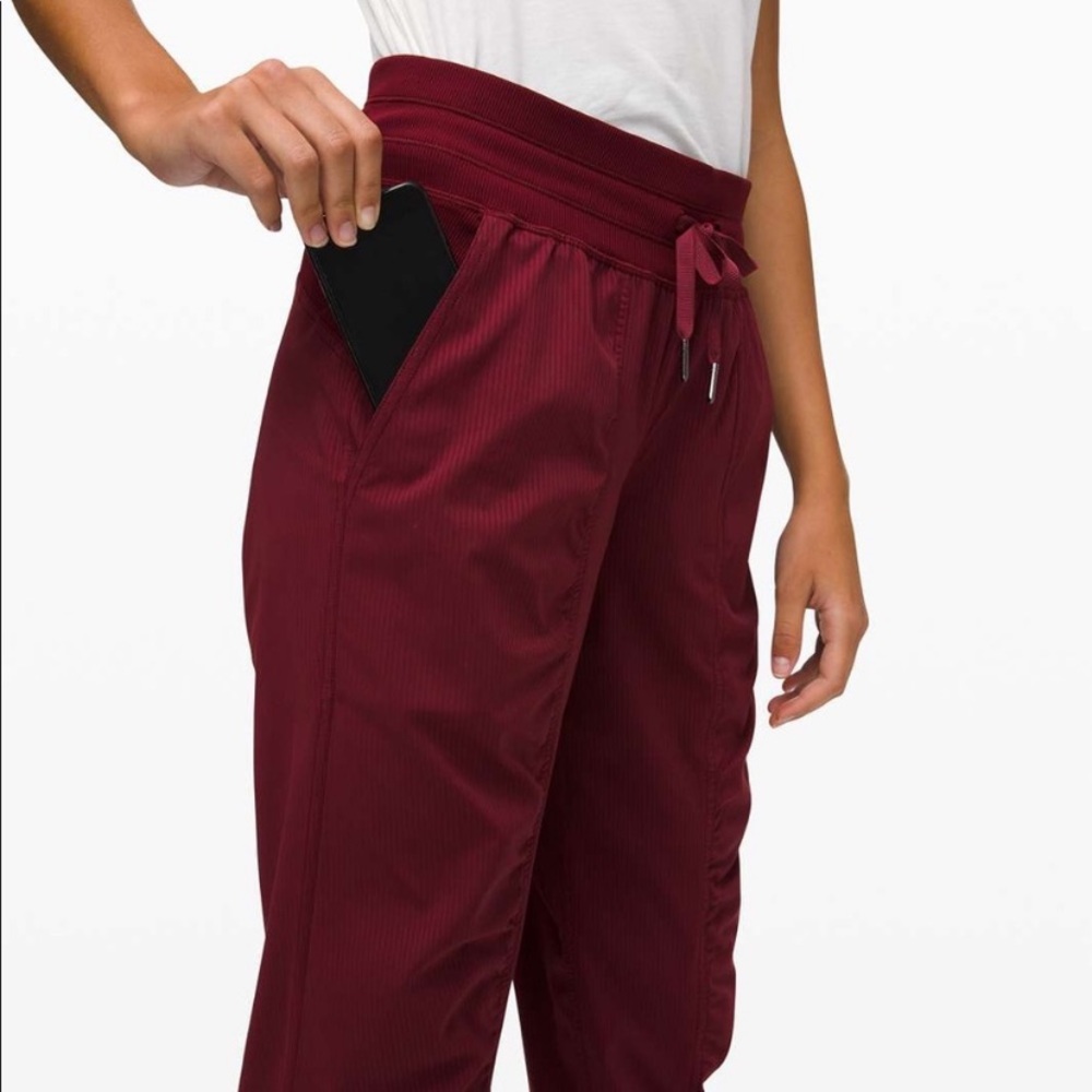 Lululemon dance studio joggers size-6